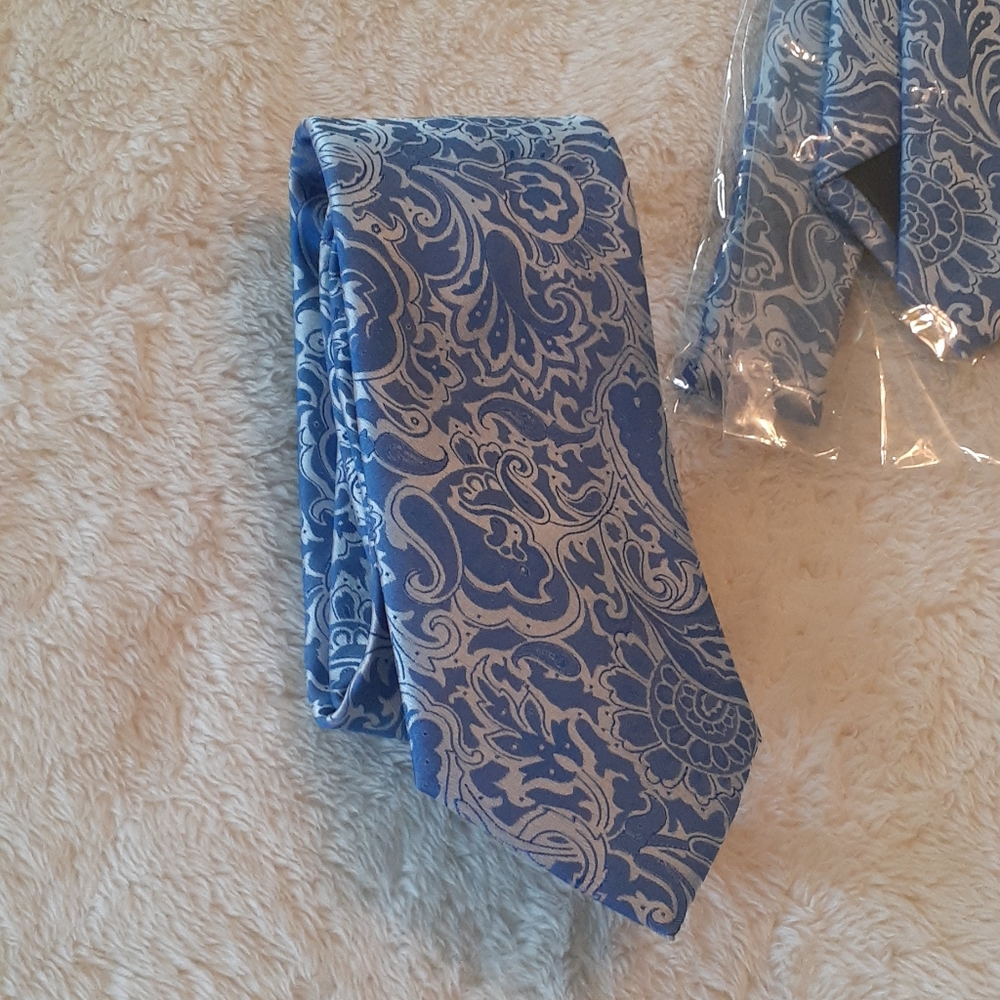 Puccini mens necktie blue silver paisley NWT great gift idea classy desi…